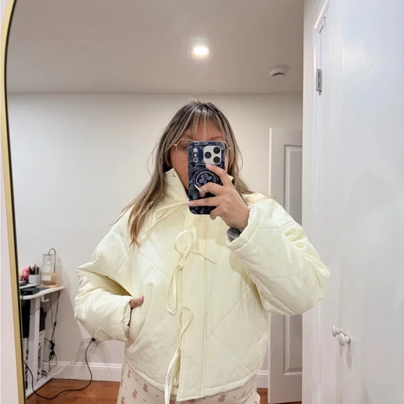 Le Lis Light Cream Puffer Jacket - Picture 2 of 7